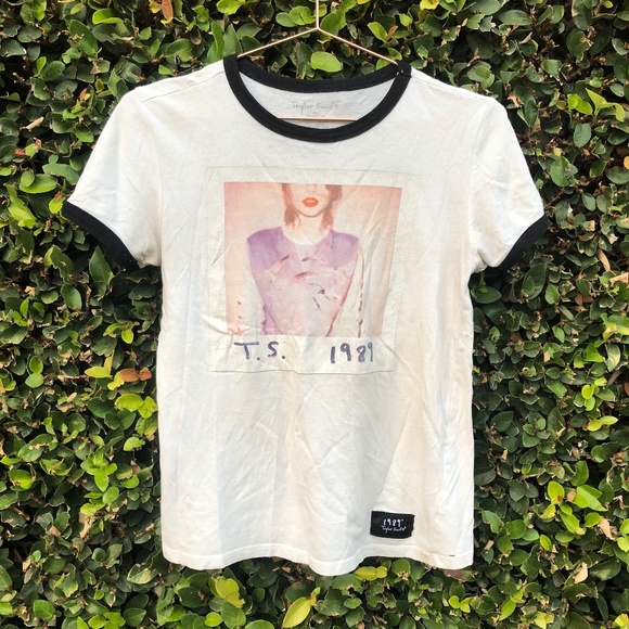 Taylor Swift Tops - {Taylor Swift} 1989 World Tour Graphic Concert Tee